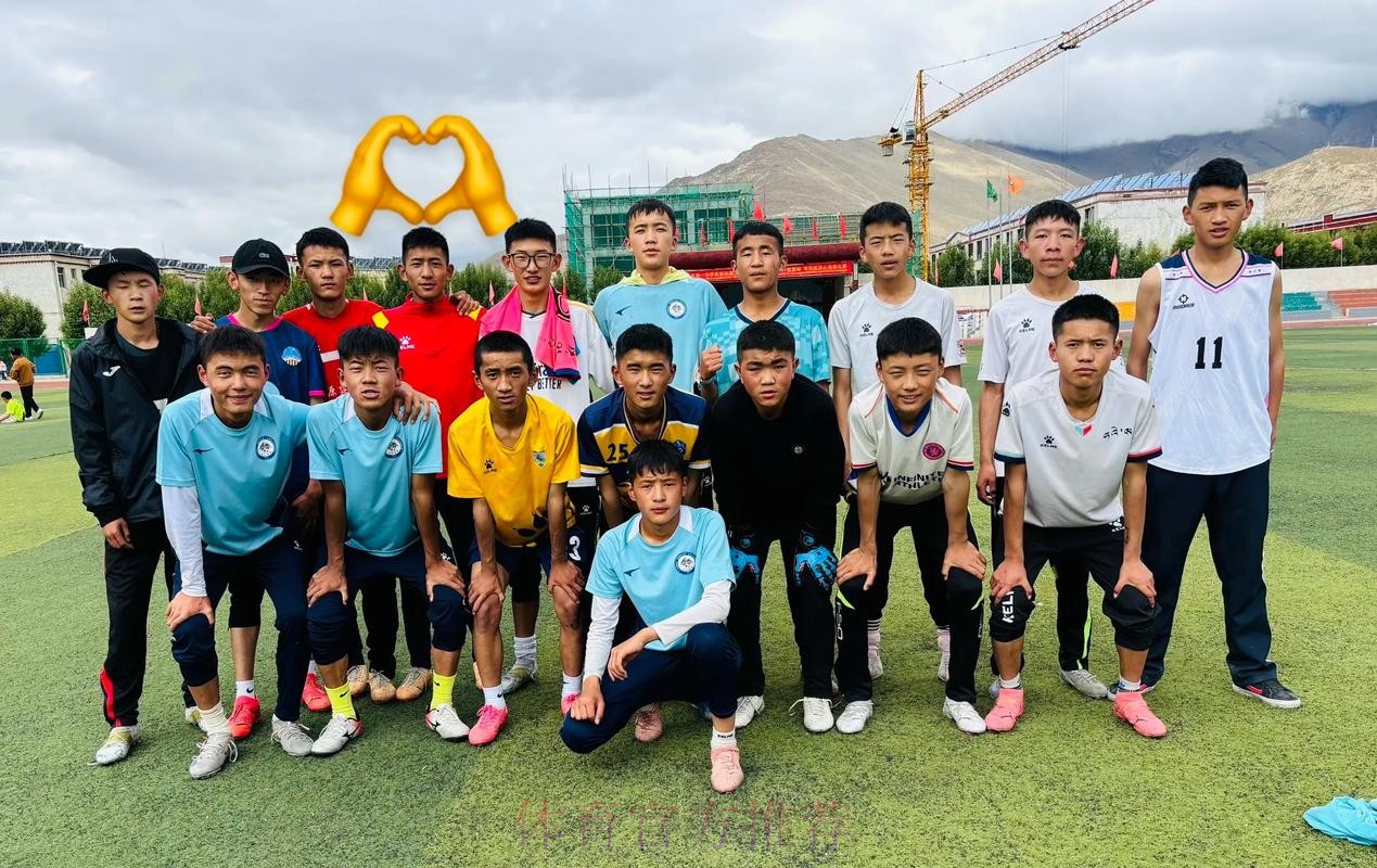 名宿辅导团助力新疆青少年足球发展